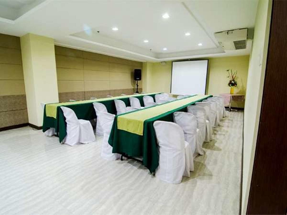 Madison Hotel PHL Iloilo City Exterior foto