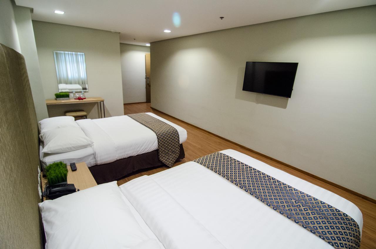 Madison Hotel PHL Iloilo City Exterior foto